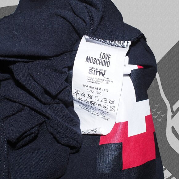 Moschino Love Women's Size 4 Short Sleeve Shirt Black 8-bit Heart Graphic - Picture 6 of 6